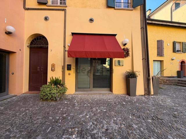 Locale in affitto di 33 m² in Via Marcello Provenzali, 5