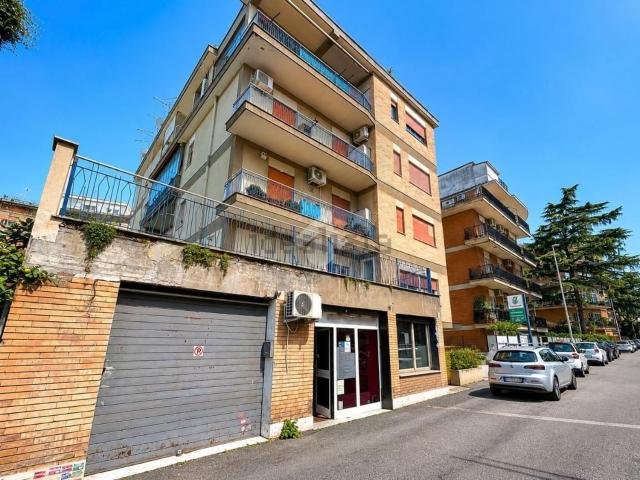 Locale in affitto di 33 m² in Via Mario Rapisardi, 58