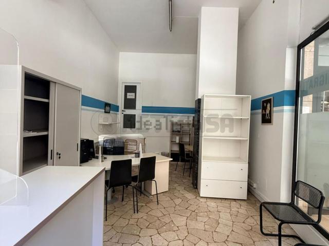 Locale in affitto di 33 m² in Viale Milano