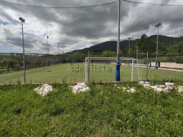 Locale in affitto di 3000 m² in Via San Pietro Fogliesecche
