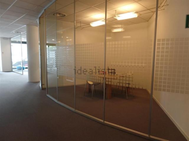 Locale in affitto di 300 m²