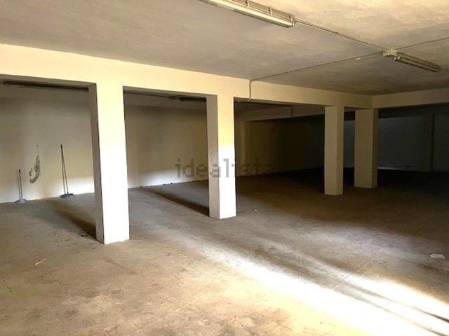 Locale in affitto di 300 m²