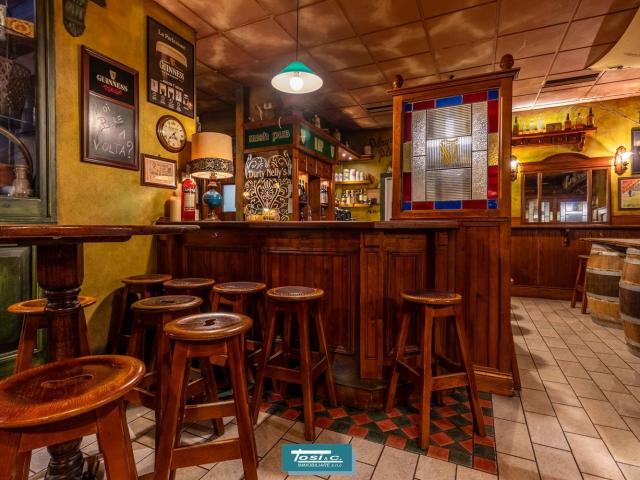 Locale in affitto di 300 m² in Via A. Rosmini, 9