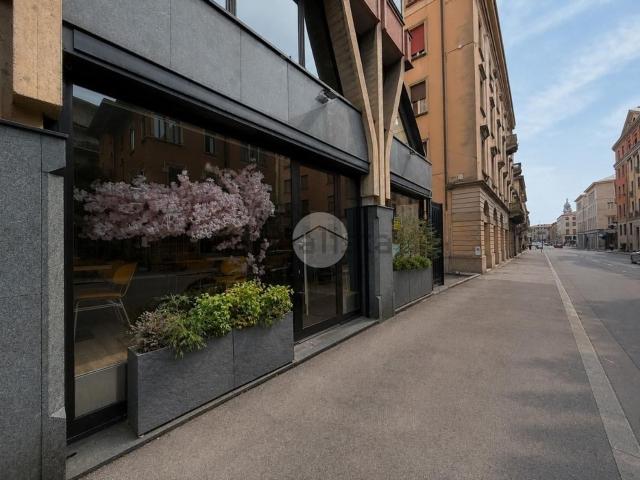Locale in affitto di 300 m² in Via Giuseppe Verdi, 3