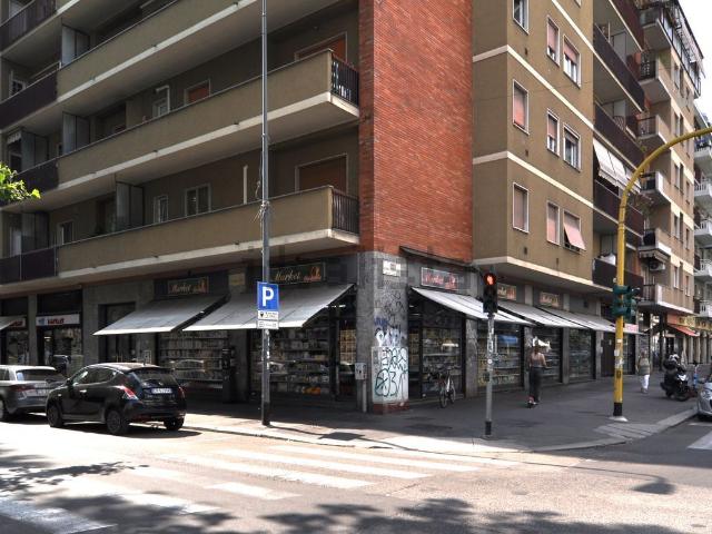 Locale in affitto di 300 m² in Via Giambellino, 22