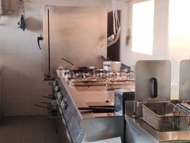 Locale in affitto di 300 m² in Via dei Missaglia, 13