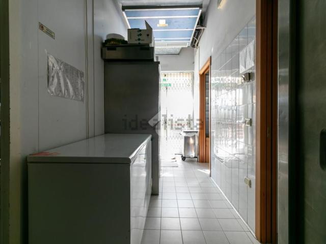 Locale in affitto di 300 m² in Via Eugenio Bertini, 74