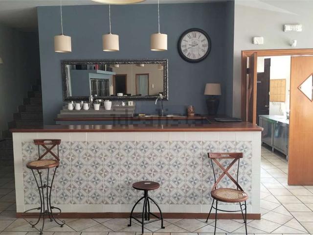 Locale in affitto di 300 m² in Via Indipendenza, 27