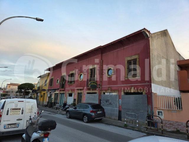 Locale in affitto di 300 m² in Via Lago Grande