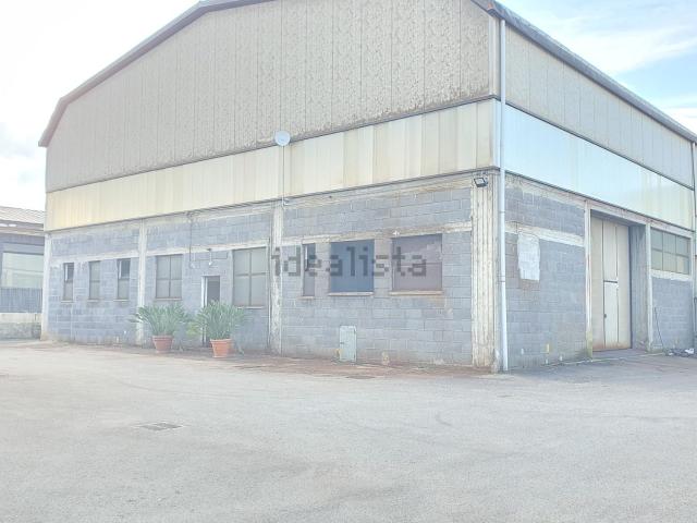Locale in affitto di 300 m² in Via per Treglio