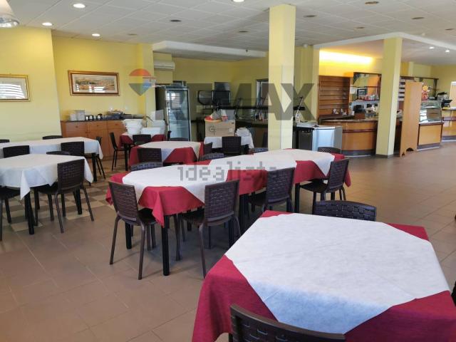 Locale in affitto di 300 m² in Viale delle Americhe