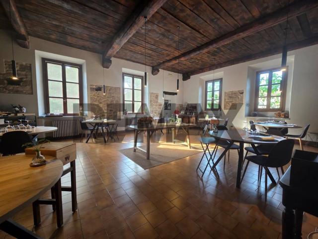 Locale in affitto di 300 m² in Viale Partigiani, 9
