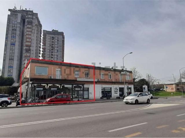 Locale in affitto di 300 m² in Viale Po, 7