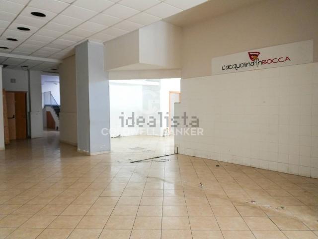 Locale in affitto di 300 m² in Corso Umberto