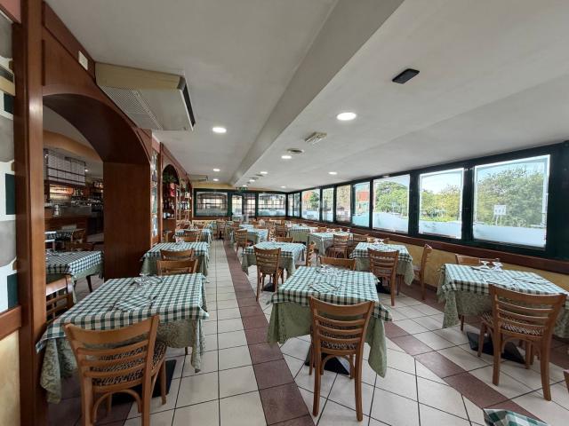 Locale in affitto di 300 m² in Strada Statale 9 Via Emilia