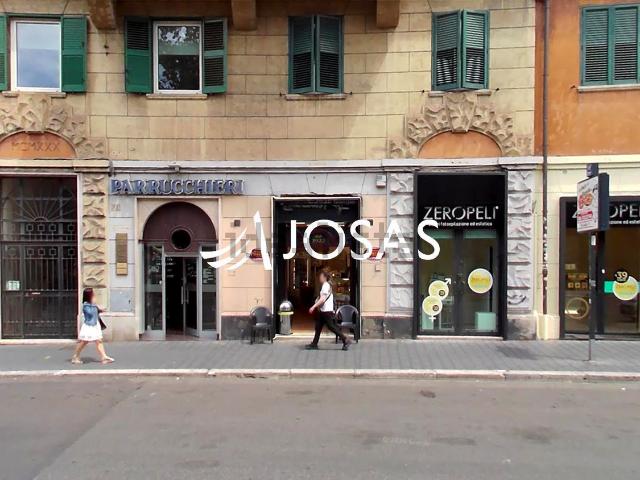 Locale in affitto di 30 m² in Piazza dei Re di Roma, 73