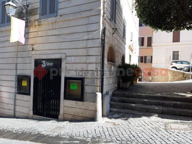 Locale in affitto di 30 m² in Strada Vittorio Emanuele, 135