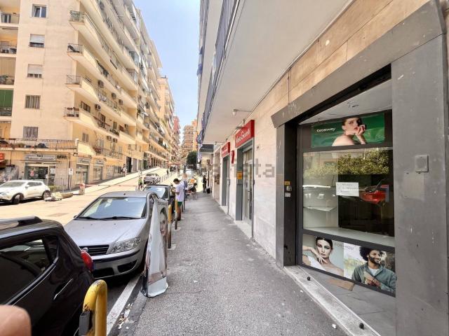 Locale in affitto di 30 m² in Vico Acitillo, 138