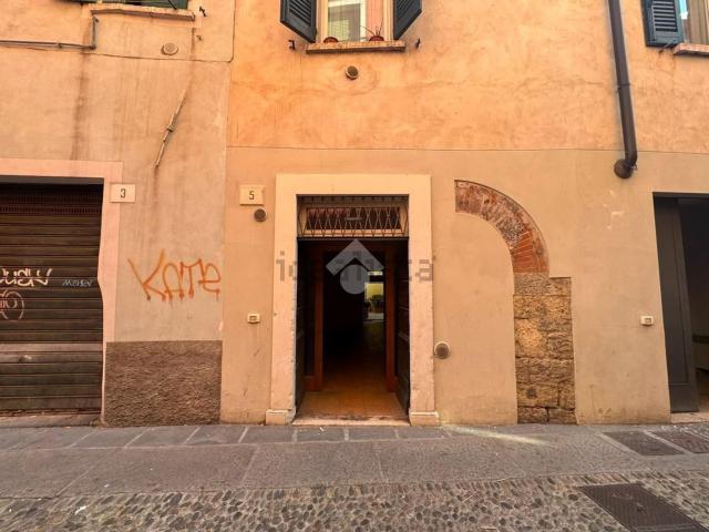 Locale in affitto di 30 m² in Vicolo Urgnani, 5