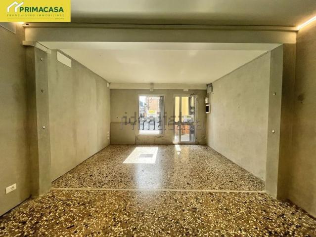 Locale in affitto di 30 m² in Via XX Settembre, 11