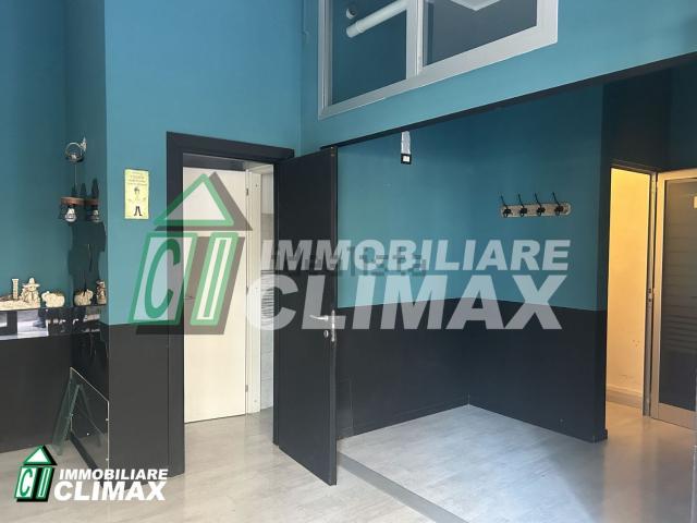 Locale in affitto di 30 m² in Via Alessandro de Franciscis, 3