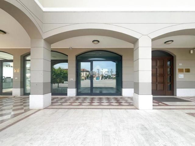 Locale in affitto di 30 m² in Via Campo Fiera, 37