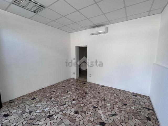 Locale in affitto di 30 m² in Via dei Colli, 75