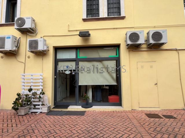 Locale in affitto di 30 m² in Via Francesco Cilea, 7