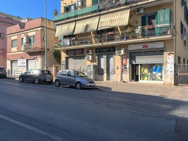 Locale in affitto di 30 m² in Via Giacomo Matteotti, 132