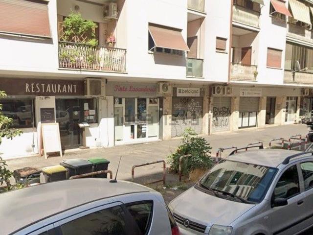 Locale in affitto di 30 m² in Via Licinio Stolone