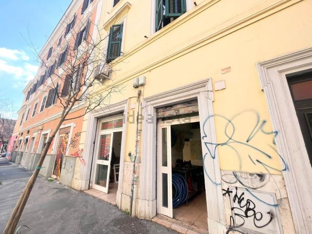 Locale in affitto di 30 m² in Via Macerata