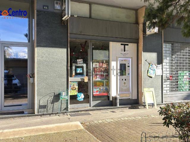 Locale in affitto di 30 m² in Via Monte Vodice, 42
