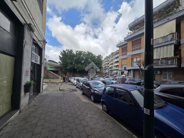 Locale in affitto di 30 m² in Via Nicolò Garzilli, 75