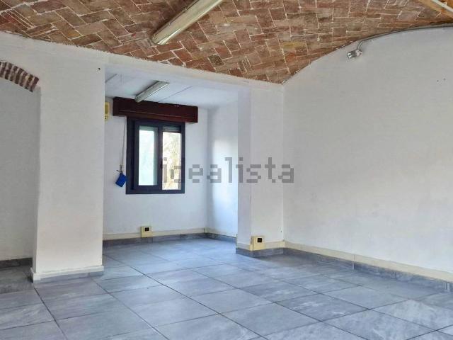 Locale in affitto di 30 m² in Via Pietro Giardini, 979