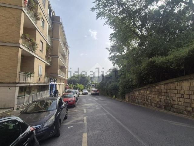 Locale in affitto di 30 m² in Via Pigna, 84