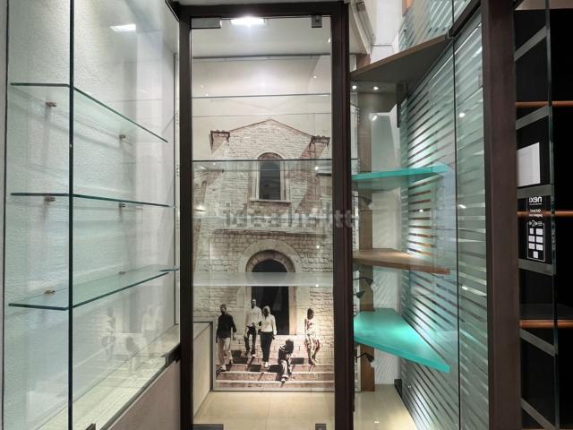 Locale in affitto di 30 m² in Via Pretoria