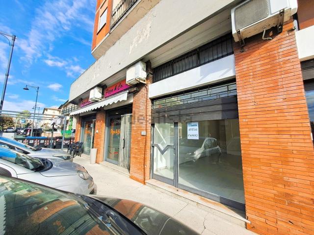 Locale in affitto di 30 m² in Via Rimembranze