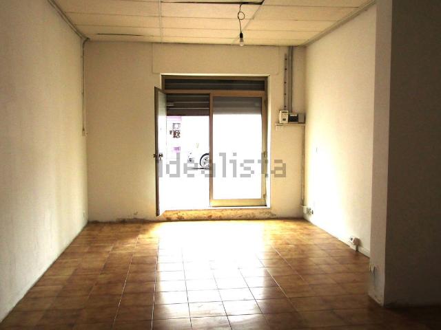 Locale in affitto di 30 m² in Via Santi Filippo e Giacomo