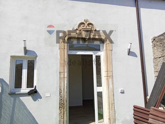Locale in affitto di 30 m² in Via Susanna, 3