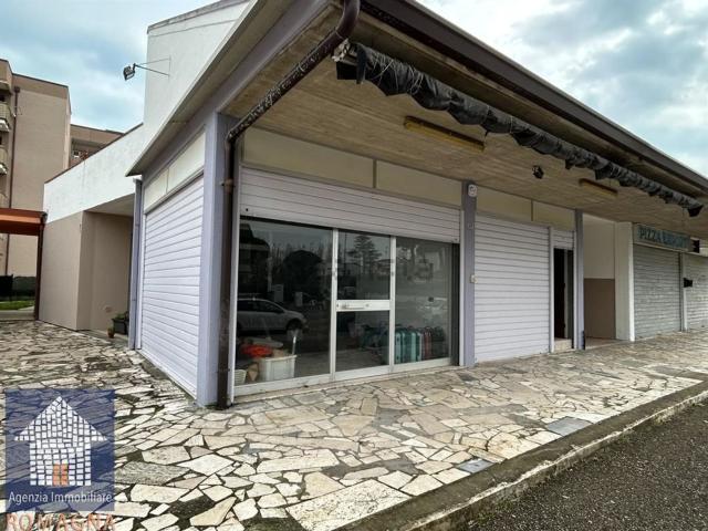 Locale in affitto di 30 m²