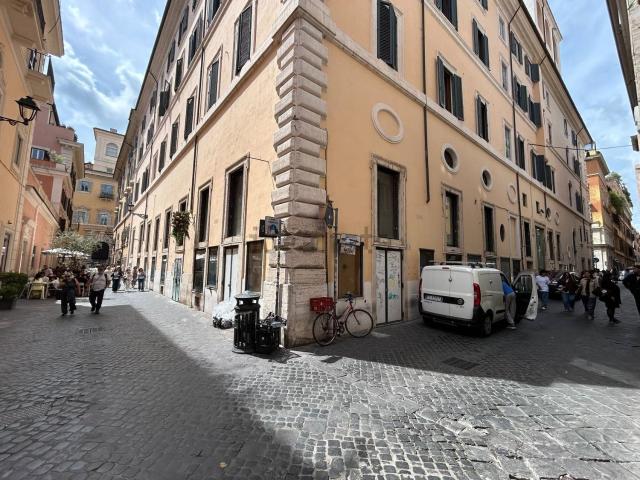 Locale in affitto di 310 m² in Via Borgognona