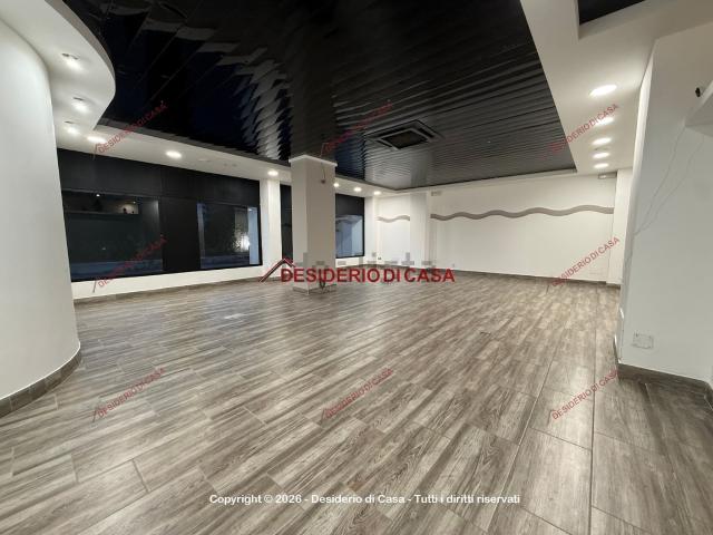 Locale in affitto di 310 m² in Via Maria Grazia Costanzo