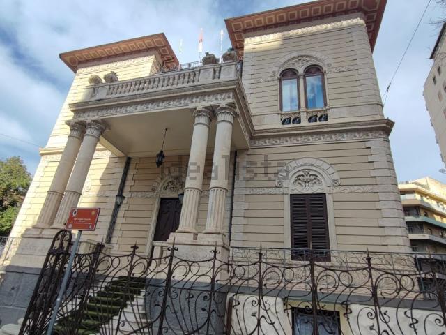 Locale in affitto di 310 m² in Corso Italia