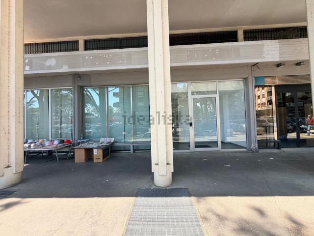 Locale in affitto di 314 m² in Via Alessio Baldovinetti, 110