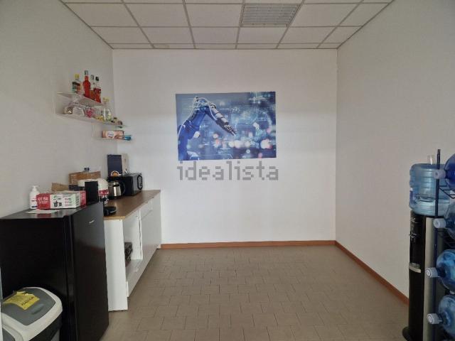 Locale in affitto di 315 m²
