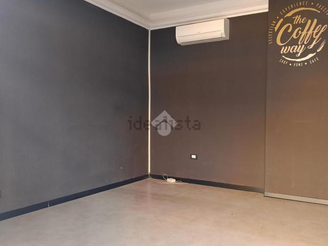 Locale in affitto di 31 m² in Corso c.b. Cavour, 14