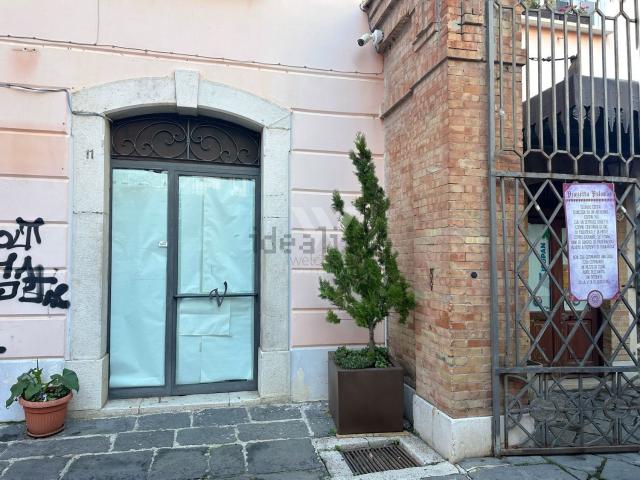 Locale in affitto di 31 m² in Via Gianleonardo Palombo, 11