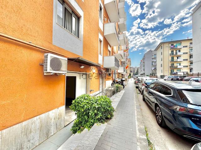 Locale in affitto di 31 m² in Via Salvator Rosa