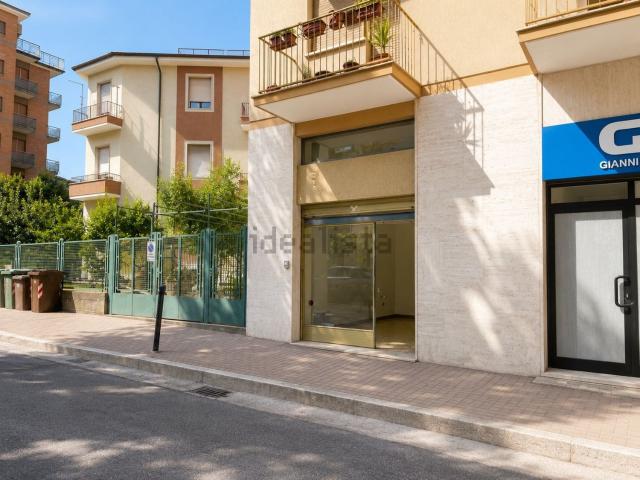 Locale in affitto di 31 m² in Viale Benedetto Croce