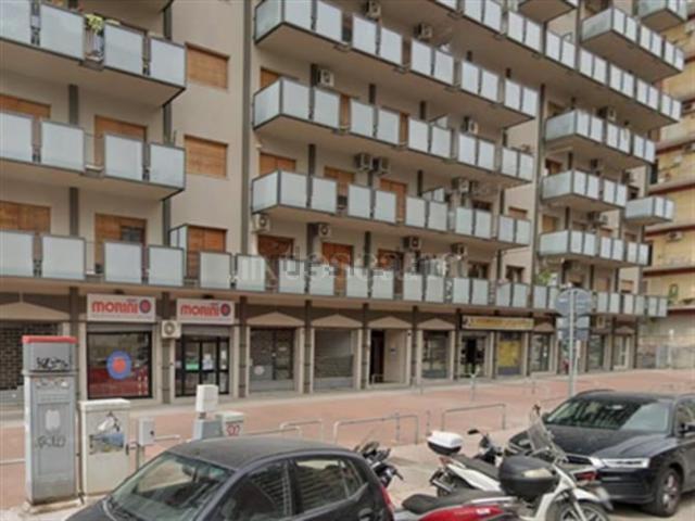 Locale in affitto di 31 m² in Viale delle Alpi